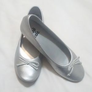 Girls ballet flats